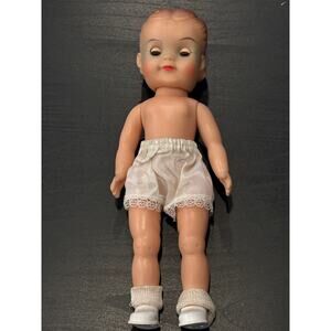 VTG Effanbee Fluffy Blink Eyes Molded Hair Poseable Vinyl Doll / 8.5 Inches Tall